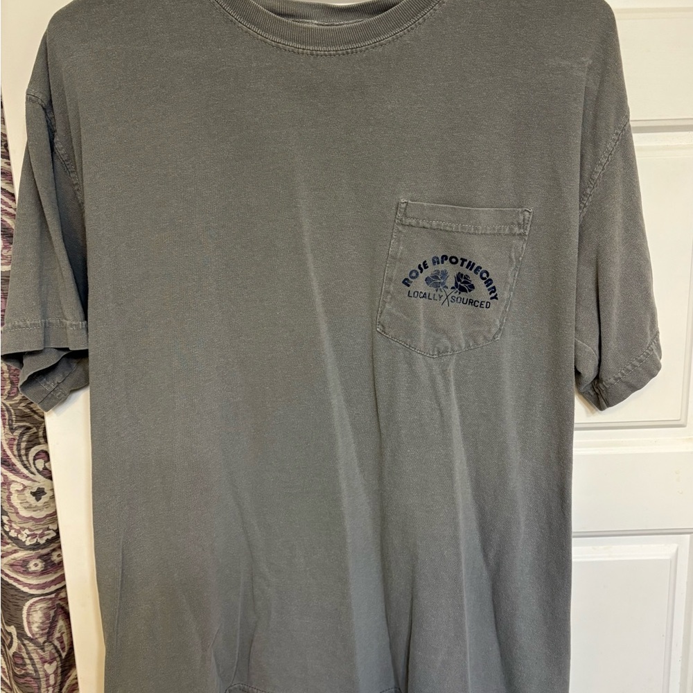 Women’s size medium rose apothecary comfort color t shirt